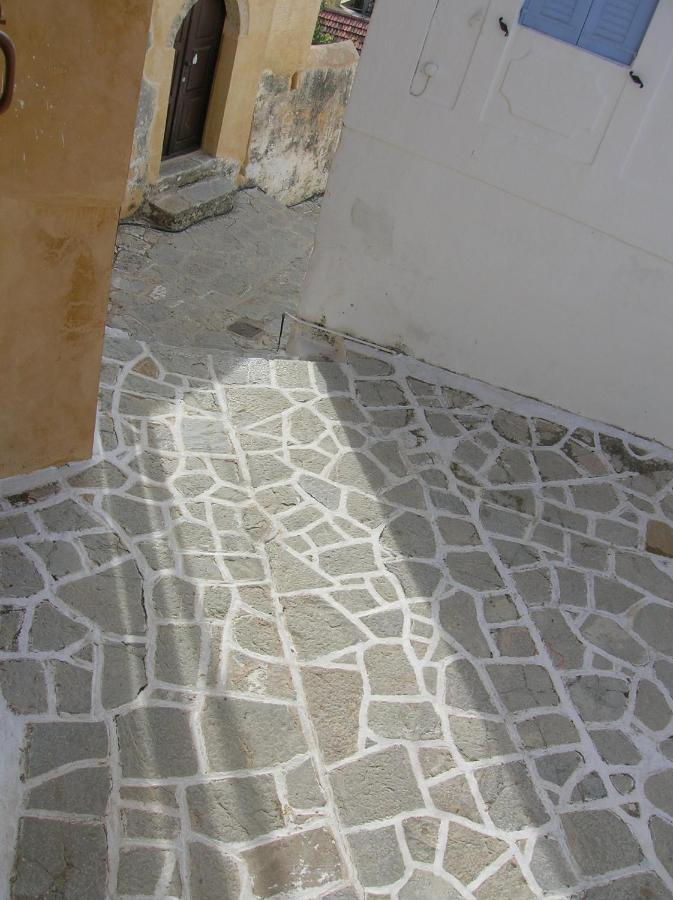 Marthas Traditional House Simi Zewnętrze zdjęcie
