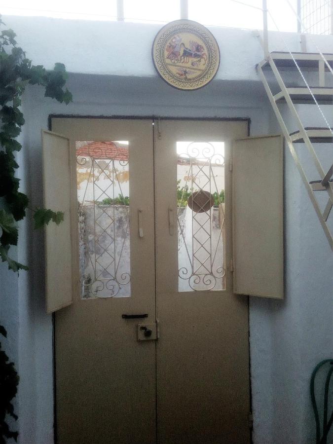 Marthas Traditional House Simi Zewnętrze zdjęcie
